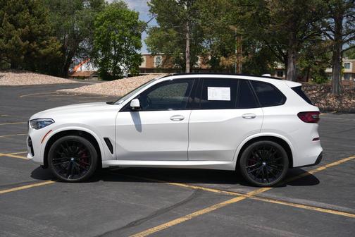 Mineral White Metallic 2023 BMW X5 M50i