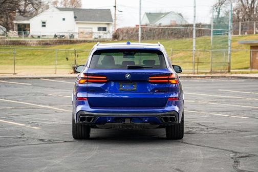2024 BMW X5 M60i