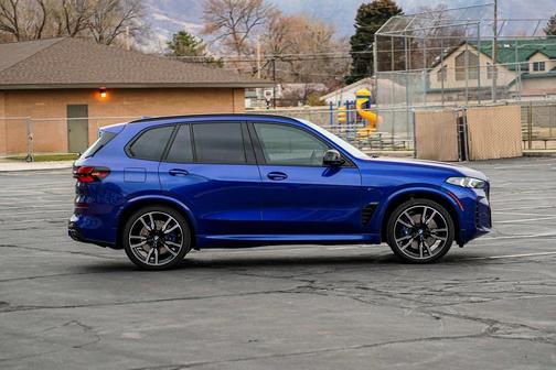 2024 BMW X5 M60i