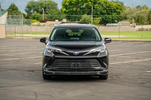 2023 Toyota Sienna XLE 7 Passenger