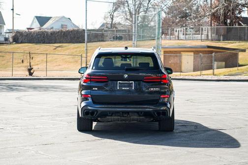 2025 BMW X5 M60i