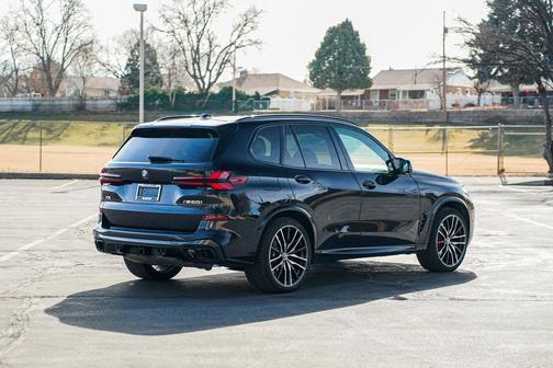 2025 BMW X5 M60i