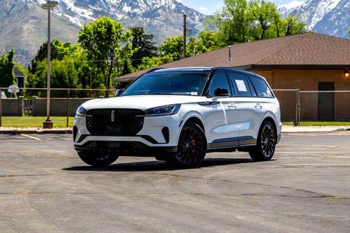Pristine White Metallic Tri-Coat 2025 Lincoln Aviator Reserve AWD