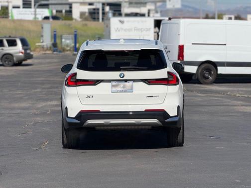 Alpine White 2023 BMW X1 xDrive28i