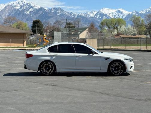 Alpine White 2019 BMW M5 Competition