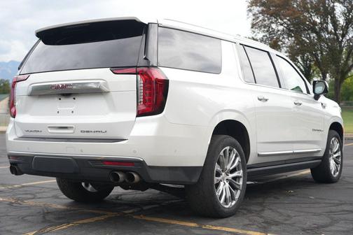 White Frost Tricoat 2023 GMC Yukon XL Denali