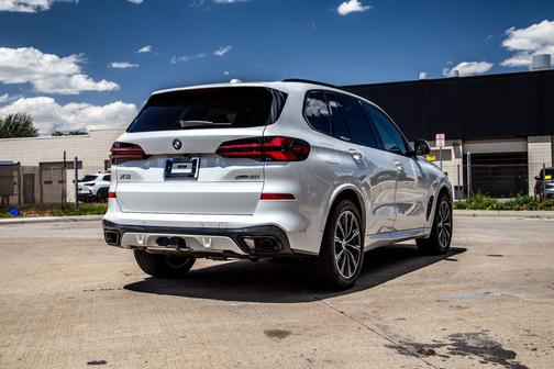 Mineral White Metallic 2026 BMW X5 xDrive40i