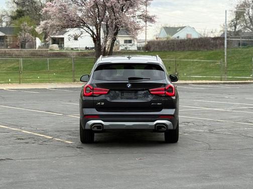 Dark Graphite Metallic 2024 BMW X3 xDrive30i