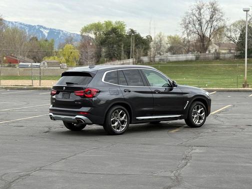 Dark Graphite Metallic 2024 BMW X3 xDrive30i
