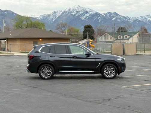 Dark Graphite Metallic 2024 BMW X3 xDrive30i