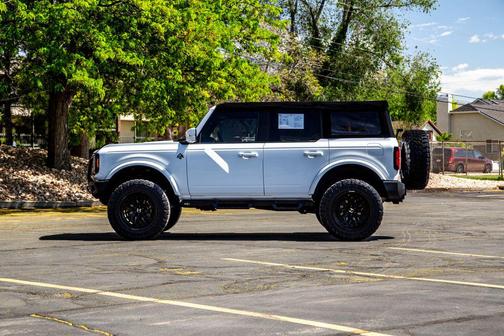Oxford White 2022 Ford Bronco Outer Banks