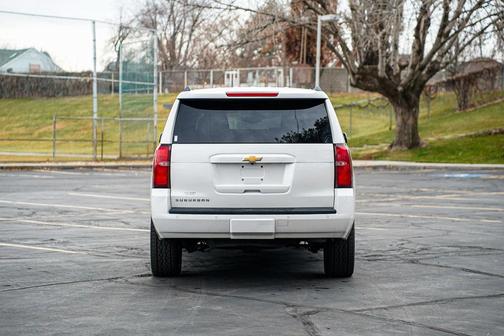 2017 Chevrolet Suburban LT