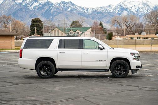 2017 Chevrolet Suburban LT