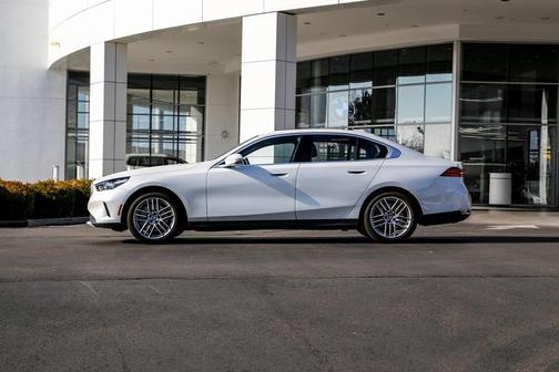 2025 BMW 530 xDrive