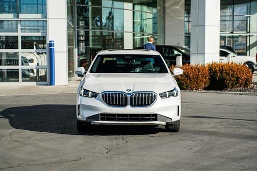 2025 BMW 530 xDrive