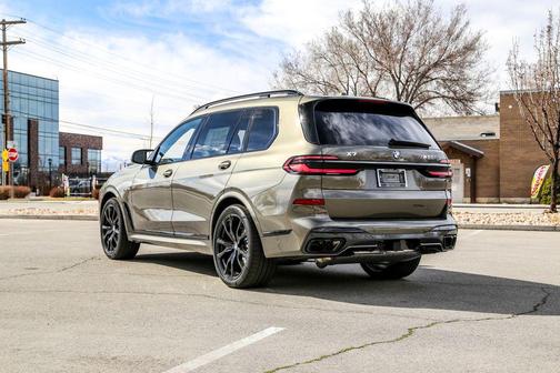 2026 BMW X7 M60i