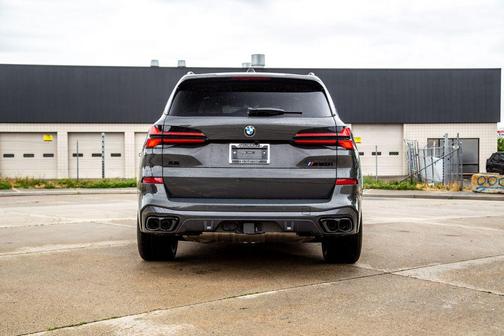 Dravit Grey Metallic 2026 BMW X5 M60i