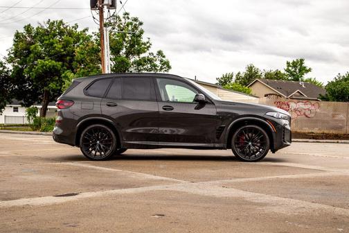 Dravit Grey Metallic 2026 BMW X5 M60i
