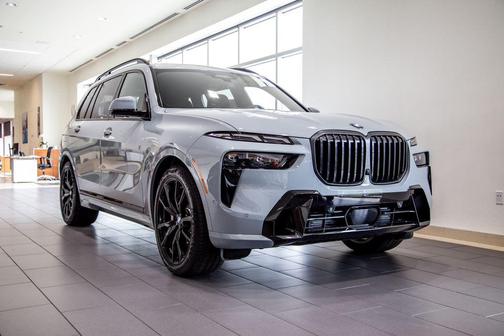 C4p 2027 BMW X7 xDrive40i