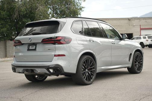 Brooklyn Grey Metallic 2026 BMW X5 xDrive40i