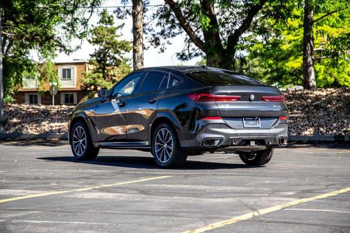 Black Sapphire Metallic 2027 BMW X6 xDrive40i