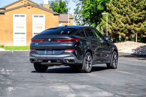 Black Sapphire Metallic 2027 BMW X6 xDrive40i