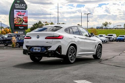2025 BMW X4 xDrive30i