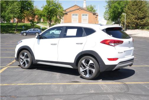 Dazzling White 2017 Hyundai TUCSON Limited