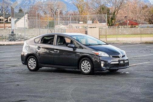 2014 Toyota Prius Plug-in Base