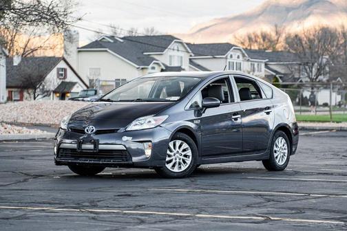 2014 Toyota Prius Plug-in Base