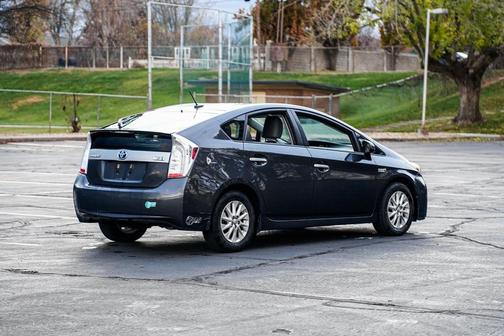 2014 Toyota Prius Plug-in Base