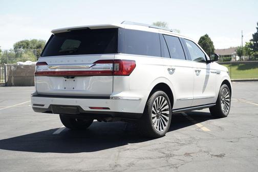 White Platinum 2019 Lincoln Navigator Reserve