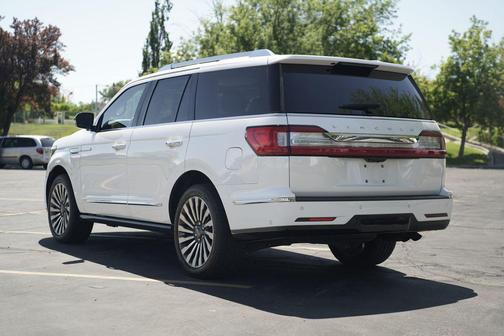White Platinum 2019 Lincoln Navigator Reserve