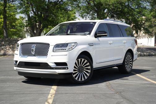 White Platinum 2019 Lincoln Navigator Reserve