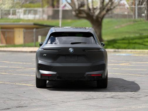 Dark Graphite Metallic 2023 BMW iX xDrive50