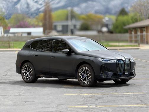 Dark Graphite Metallic 2023 BMW iX xDrive50