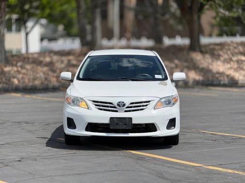 Super White 2013 Toyota Corolla LE