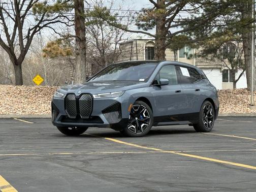 2025 BMW iX xDrive50