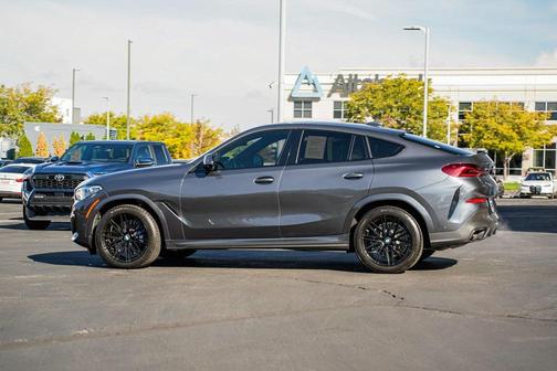 2021 BMW X6 M50i