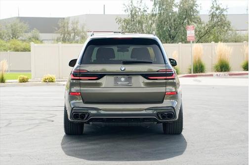 2025 BMW X7 M60i