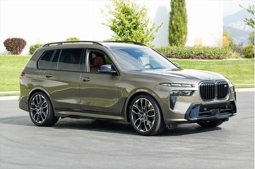 2025 BMW X7 M60i
