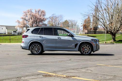 Grey 2026 BMW X5 xDrive40i