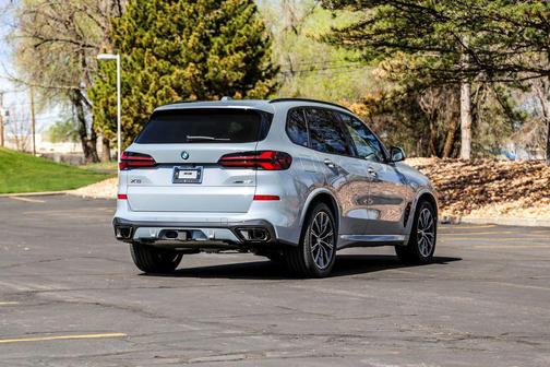 Grey 2026 BMW X5 xDrive40i