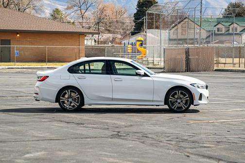 2023 BMW 330 xDrive