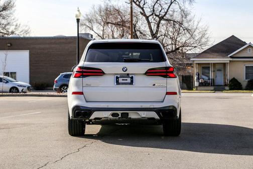 2026 BMW X5 M60i