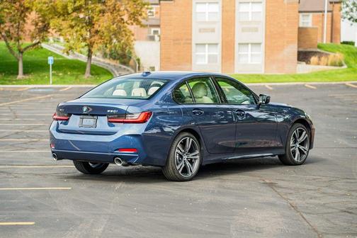 2023 BMW 330 xDrive