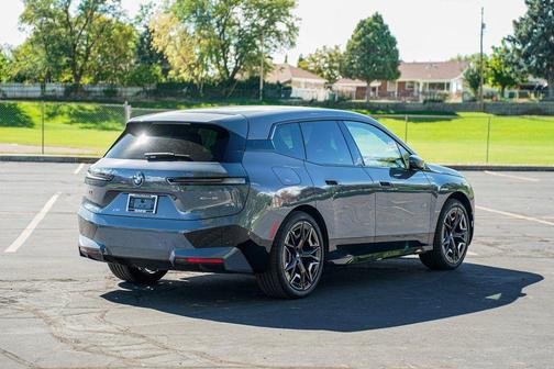 2025 BMW iX xDrive50