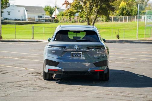 2025 BMW iX xDrive50