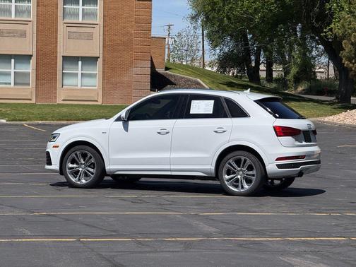Glacier White 2016 Audi Q3 2.0T Premium Plus