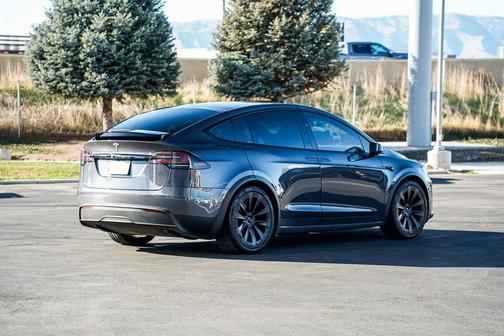 2022 Tesla Model X Dual Motor All-Wheel Drive